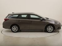 usata Toyota Auris Hybrid -