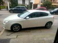 Usata Alfa Romeo Giulietta Exclusive 105 CV (77 kW) 2013 Bianco Utilitaria