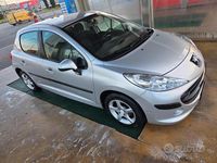 Usata Peugeot 207 70 CV (51 kW) 2007 Grigio Berlina