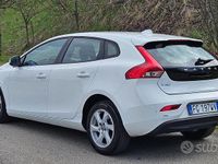 Usata Volvo V40 Summum 120 CV (88 kW) 2017 Bianco Berlina