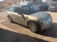 Usata Mini Cooper D 109 CV (80 kW) 2009 Giallo Utilitaria