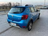 Usata Dacia Sandero Stepway 90 CV (66 kW) 2019 Blu Berlina