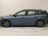 Begagnad Ford Focus ST-Line 125 HK (91 kW) 2023 Blå Kombi