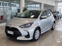 Usata Toyota Yaris Hybrid Trend 92 CV (67 kW) 2025 Grigio metallizzato Berlina