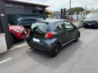 Usata Toyota Aygo 68 CV (50 kW) 2005 Grigio Utilitaria