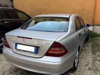 Usata Mercedes C220 Avantgarde 150 CV (110 kW) 2005 Grigio Berlina