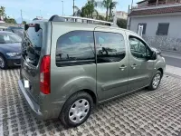 Usata Peugeot Partner Tepee Outdoor 92 CV (67 kW) 2011 Verde Monovolume
