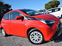 Usata Toyota Aygo Cool 72 CV (52 kW) 2021 Rosso Utilitaria