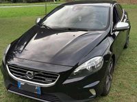 Usata Volvo V40 R-Design Kinetic 114 CV (83 kW) 2013 Nero Berlina