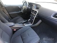 Usata Volvo V40 120 CV (88 kW) 2018 Nero Station wagon