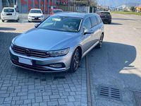 Usata VW Passat Executive 150 CV (110 kW) 2022 Argento Station wagon