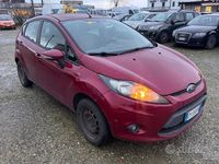 Usata Ford Fiesta Titanium 68 CV (50 kW) 2009 Viola Utilitaria
