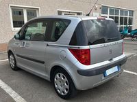 Usata Peugeot 1007 73 CV (53 kW) 2005 Grigio Monovolume