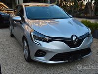 Usata Renault Clio V Business 100 CV (73 kW) 2021 Grigio Berlina