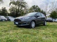 Usata Ford Fiesta 97 CV (71 kW) 2016 Grigio Berlina