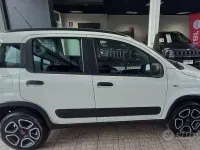 Usata Fiat Panda 4x4 S 84 CV (61 kW) 2019 Bianco Utilitaria