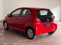 Usata Toyota Aygo 68 CV (50 kW) 2007 Rosso Utilitaria