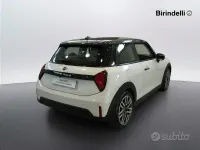 Usata Mini Cooper Classic 156 CV (114 kW) 2024 Nanuq white Utilitaria