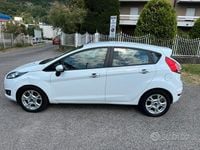 Gebraucht Ford Fiesta 95 PS (69 kW) 2015 Weiß Kleinwagen