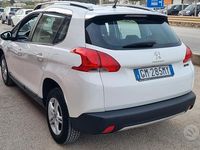 Usata Peugeot 2008 Active 82 CV (60 kW) 2015 Bianco SUV