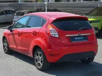 Usado Ford Fiesta Titanium 95 CV (69 kW) 2017 Rojo Utilitario