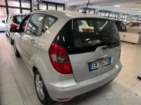 Usata Mercedes A150 Executive 95 CV (69 kW) 2011 Grigio Utilitaria