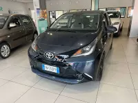 Usata Toyota Aygo Cool 69 CV (50 kW) 2018 Blu scuro metalizzato Utilitaria