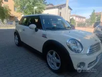 Usata Mini ONE 75 CV (55 kW) 2009 Beige Utilitaria