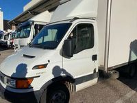 usata Iveco Daily 35C13 2.8 125 CV con frigo e sponda