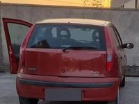Usata Fiat Punto 60 CV (44 kW) 2004 Rosso Utilitaria