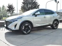 Usata Nissan Qashqai N-Connecta 140 CV (102 kW) 2025 Newport grey metallizzato SUV