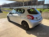 Usata Peugeot 208 68 CV (50 kW) 2014 Grigio Utilitaria