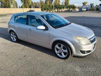 Usata Opel Astra Cosmo 101 CV (74 kW) 2008 Grigio Berlina