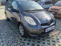 Usata Toyota Yaris 90 CV (66 kW) 2009 Grigio Utilitaria