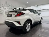 Usata Toyota C-HR Active 98 CV (72 kW) 2023 Solid white SUV