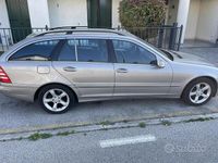 Begagnad Mercedes C220 150 HK (110 kW) 2006 Grå Kombi