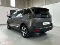 Usata Peugeot 5008 Allure 131 CV (96 kW) 2024 Grigio SUV