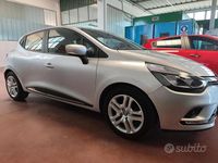 Usado Renault Clio IV 75 CV (55 kW) 2018 Gris Utilitario