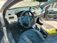 Usata Opel Astra 101 CV (74 kW) 2006 Grigio Station wagon