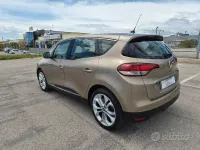 Usata Renault Scénic 150 CV (110 kW) 2019 Giallo Monovolume