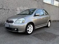 Usata Toyota Yaris 105 CV (77 kW) 2004 Grigio Berlina