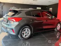 Usata Ford Focus ST 120 CV (88 kW) 2021 Grigio Berlina