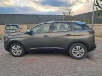 Usata Peugeot 3008 Allure 131 CV (96 kW) 2019 Verde SUV