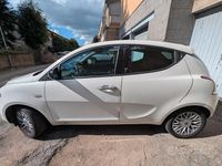 Usata Lancia Ypsilon 60 CV (44 kW) 2015 Bianco Utilitaria