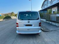 Usata VW Multivan Comfortline 174 CV (127 kW) 2004 Grigio Furgone