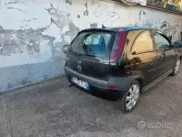 Usata Opel Corsa 58 CV (42 kW) 2001 Nero Utilitaria