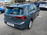Usata VW Golf VIII Life 116 CV (85 kW) 2022 Grigio Berlina