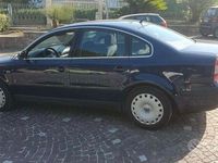 Usata VW Passat Business+ 131 CV (96 kW) 2002 Blu Berlina