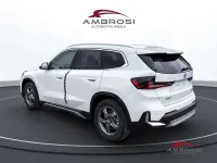 Nuova BMW iX1 xLine 150 kW (204 CV) 2025 Alpin white pastello SUV
