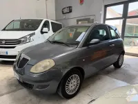 Usata Lancia Ypsilon 60 CV (44 kW) 2004 Grigio Utilitaria